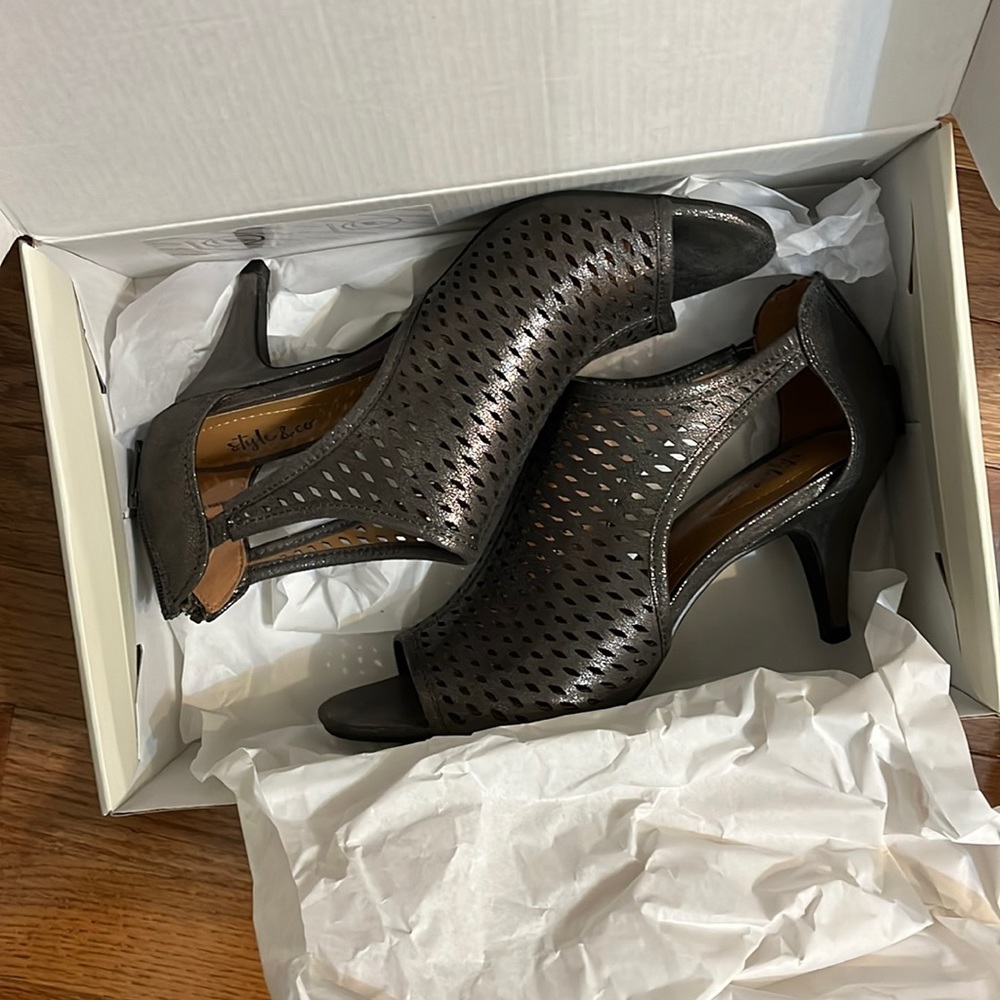 style and co heels